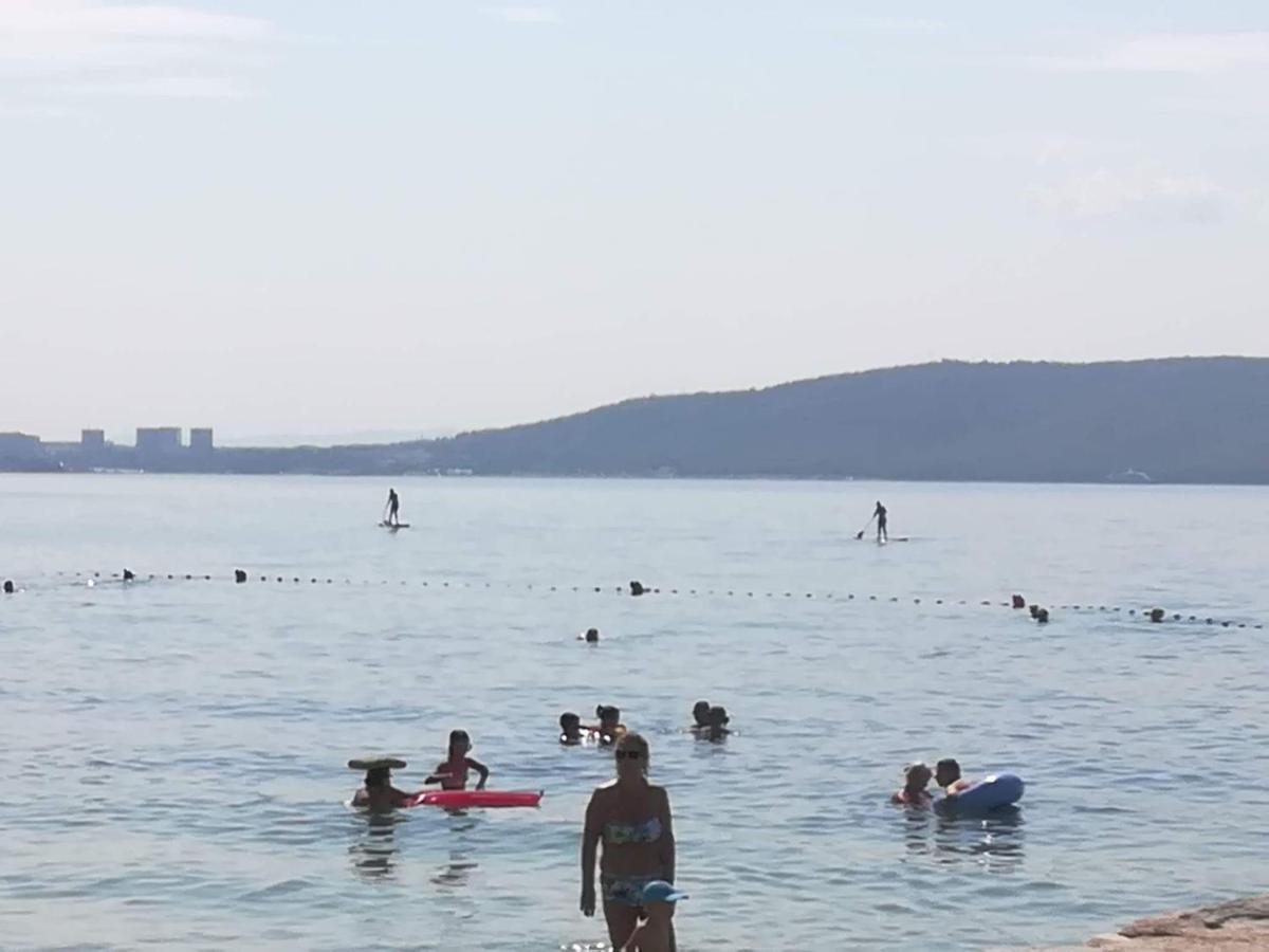Apartments Pavlinovic Kaštela Exteriör bild